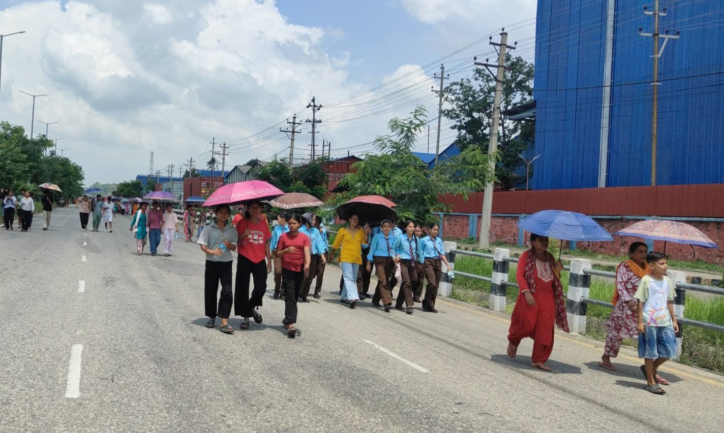 सिमरा घटना : बालिका हत्याको विरोधमा प्रदर्शन उग्र, इलाका प्रहरी कार्यालय घेराउ